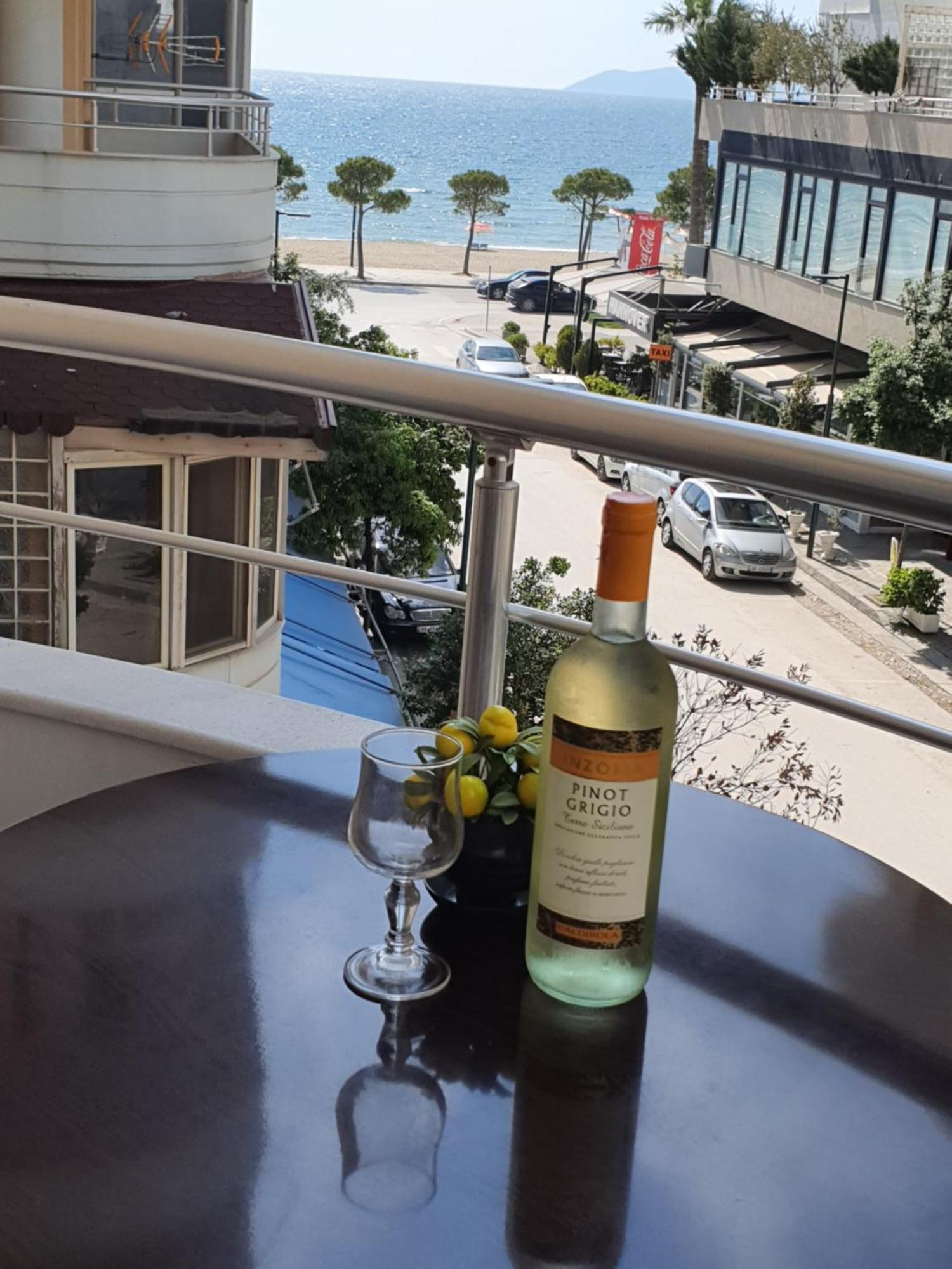 Apartment Me Qera Lungomare Vlore Medem1 Ngoại thất bức ảnh